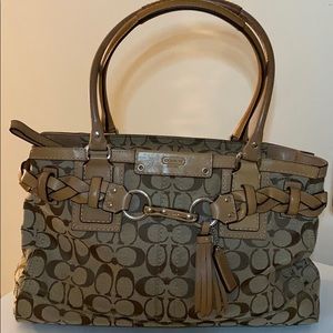 🎁50% OFF🎁 Signature Coach Tan Purse